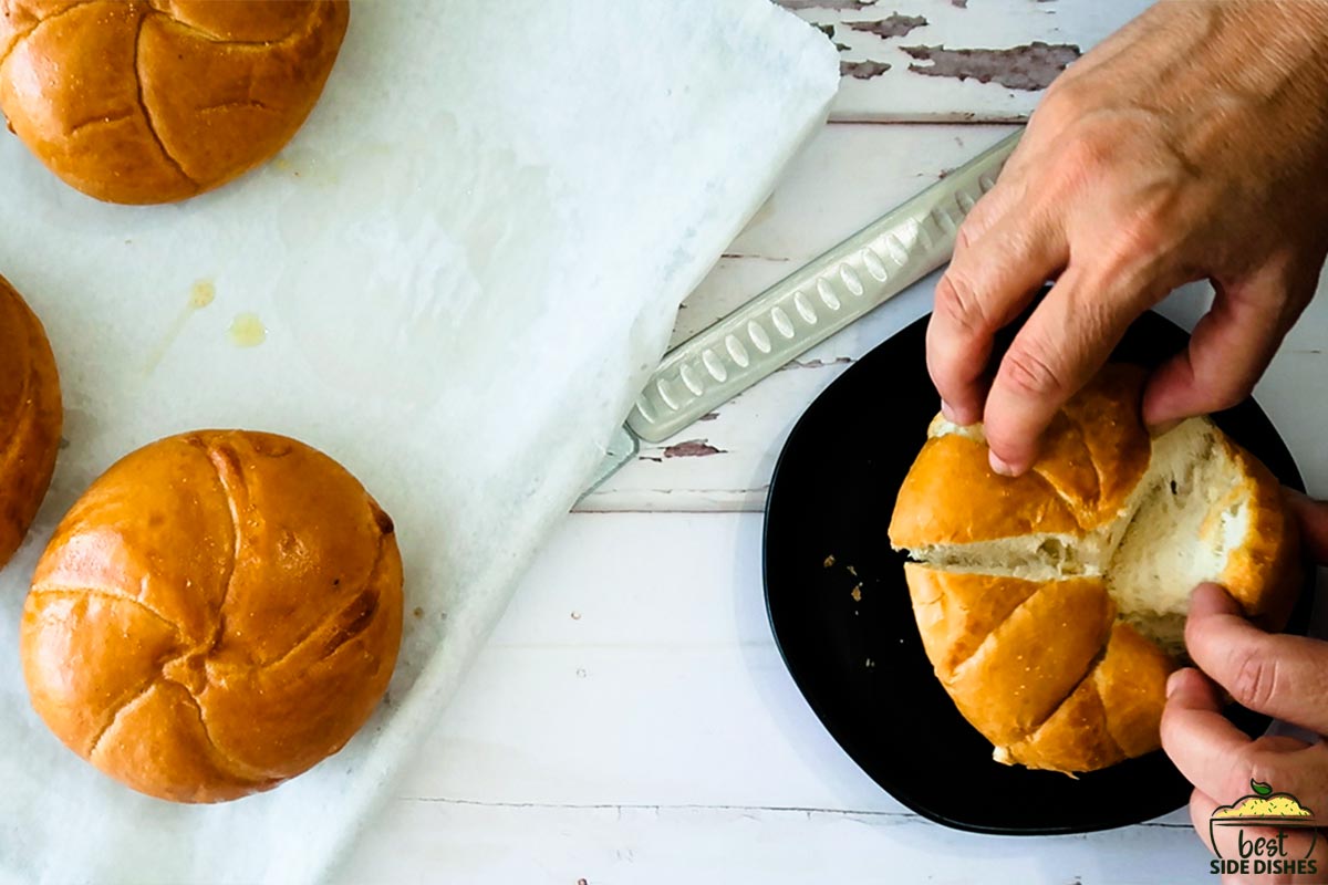 Cutting bread rolls open